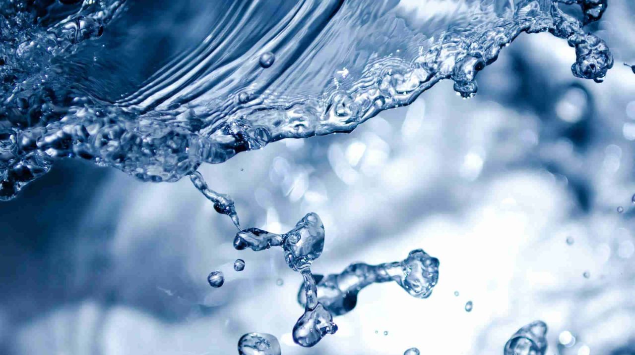 https://www.prattplumbers.com.au/wp-content/uploads/2019/06/splashing-splash-aqua-water-67843_7-optimized-image-1280x717.jpg