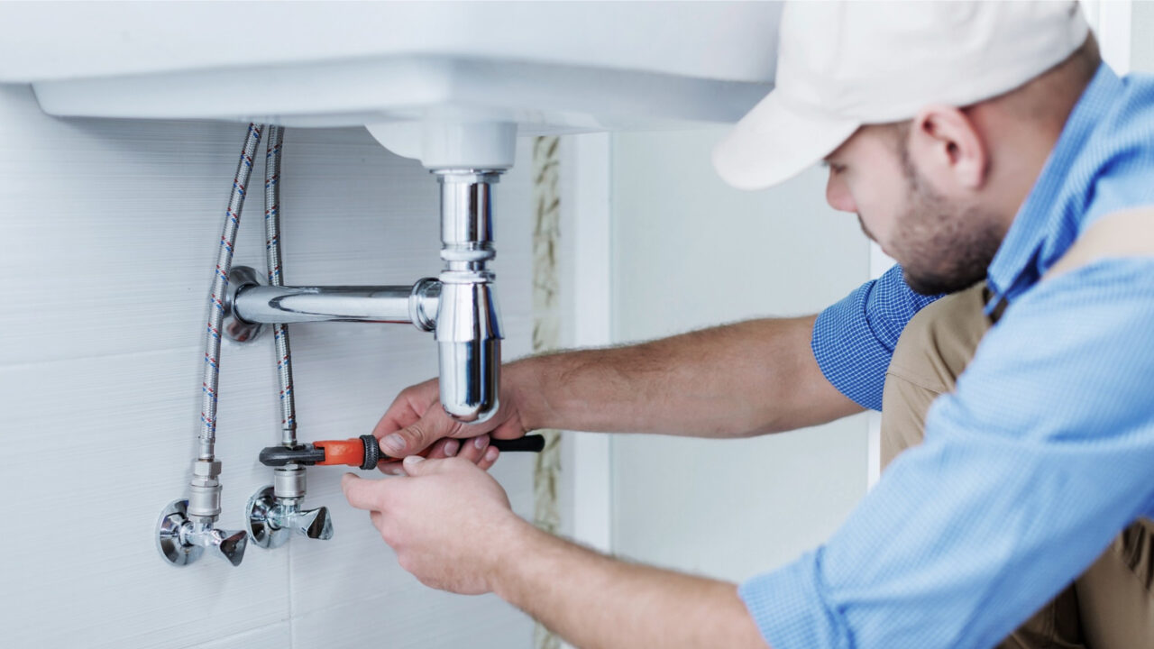 https://www.prattplumbers.com.au/wp-content/uploads/2022/02/5-Reasons-by-PLUMBER-IN-BICTOIN-to-fix-pipes-in-less-time2-1280x720.jpg